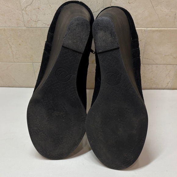 Lucky Brand Black Yamina Suede Ankle Booties, 9 - Picture 9 of 13